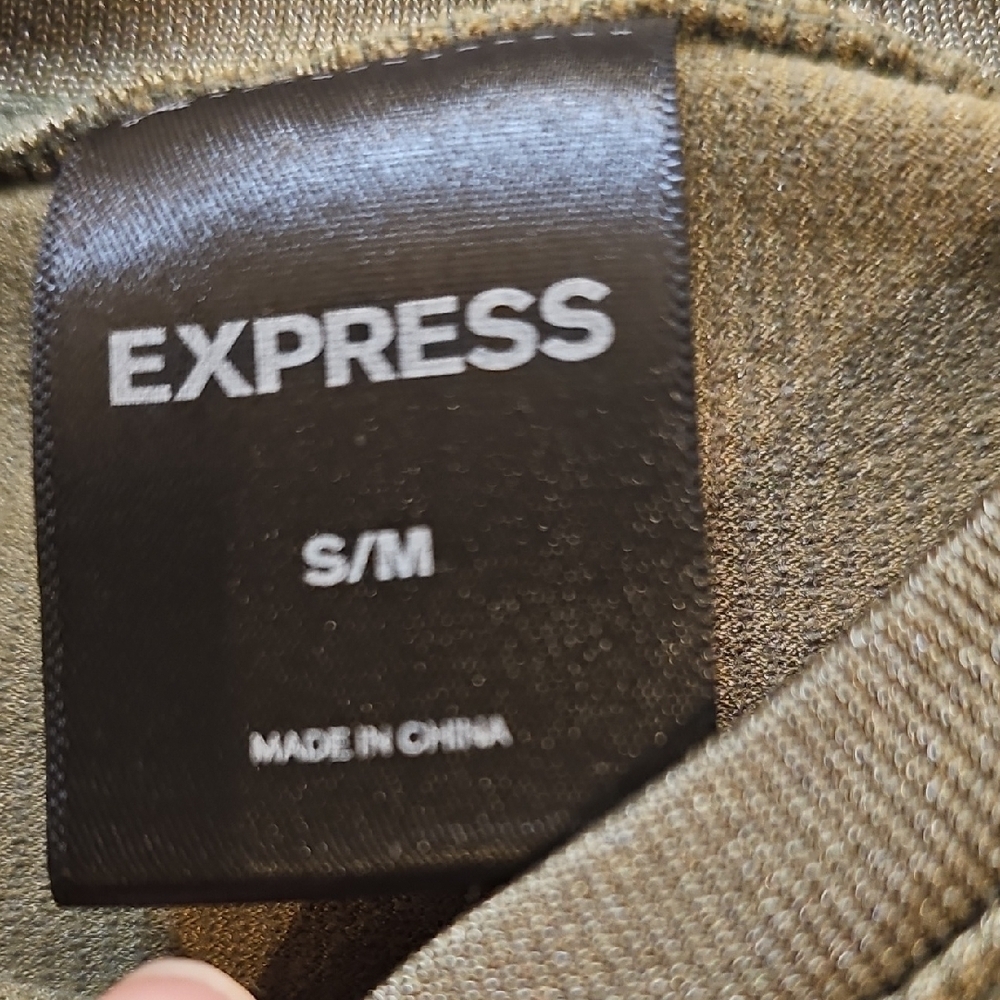 Express Olive Cropped Tank Top - Picture 2 of 4